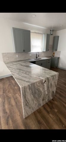 637 Canton, San Antonio, TX 78202