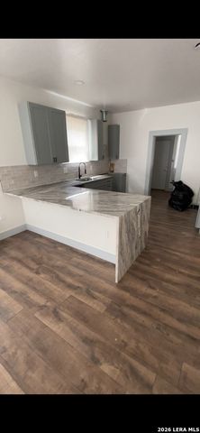 637 Canton, San Antonio, TX 78202