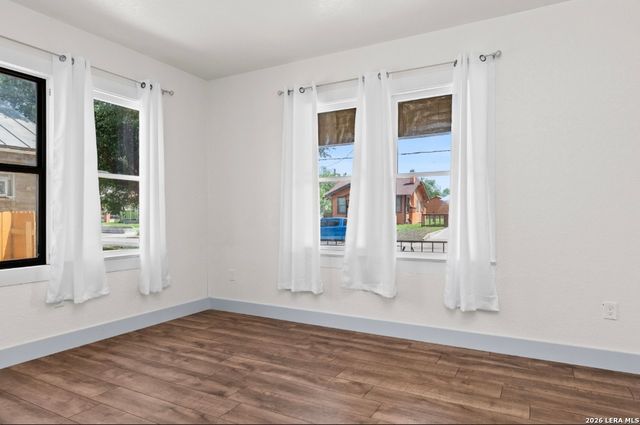 637 Canton, San Antonio, TX 78202