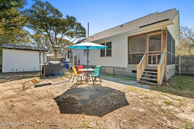 6 White Lane, Oak Island, NC 28465