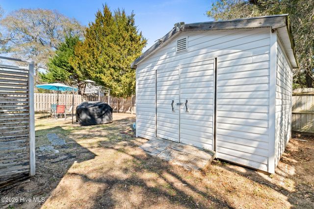 6 White Lane, Oak Island, NC 28465