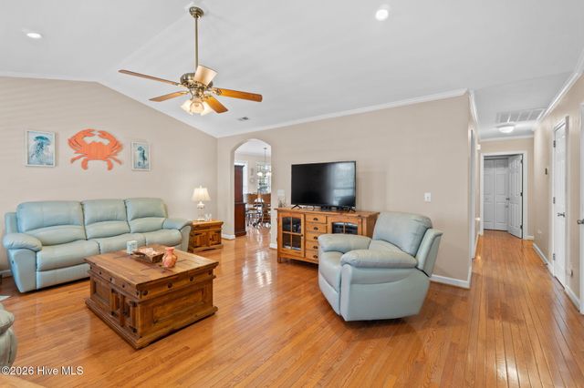 6 White Lane, Oak Island, NC 28465