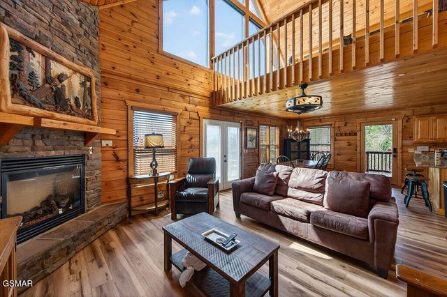 1106 Back Ridge Court, Gatlinburg, TN 37738