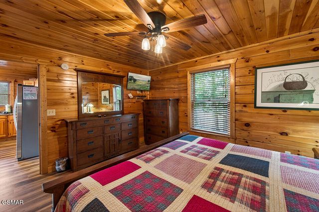 1106 Back Ridge Court, Gatlinburg, TN 37738