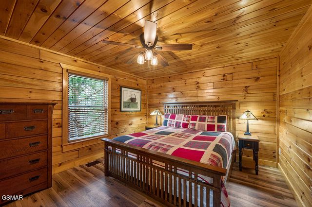 1106 Back Ridge Court, Gatlinburg, TN 37738