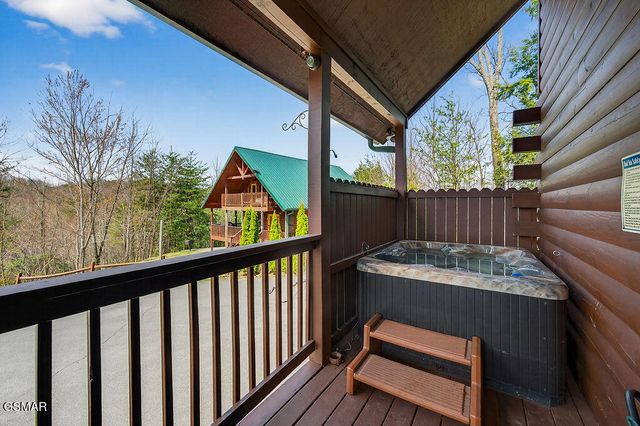 1106 Back Ridge Court, Gatlinburg, TN 37738