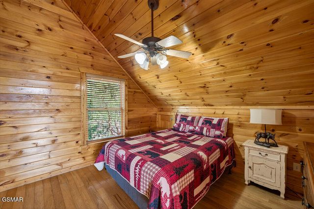 1106 Back Ridge Court, Gatlinburg, TN 37738