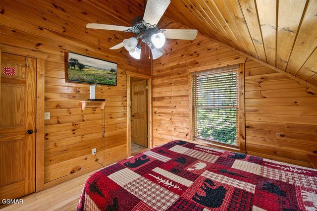 1106 Back Ridge Court, Gatlinburg, TN 37738