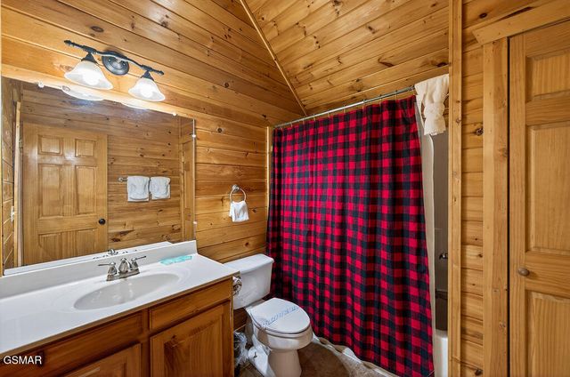 1106 Back Ridge Court, Gatlinburg, TN 37738