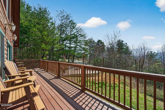 1106 Back Ridge Court, Gatlinburg, TN 37738