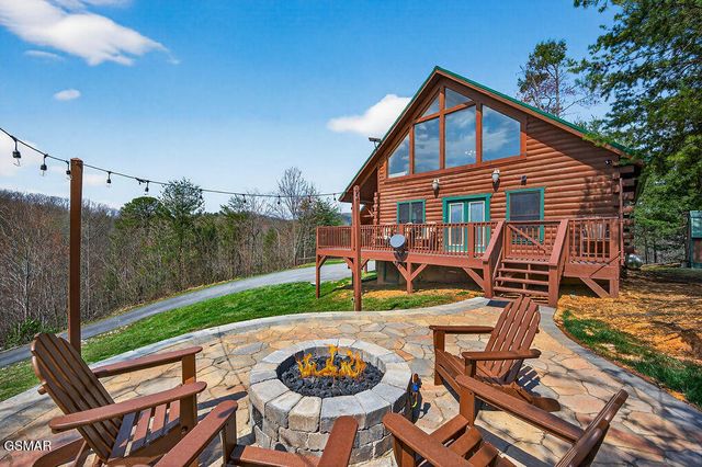 1106 Back Ridge Court, Gatlinburg, TN 37738