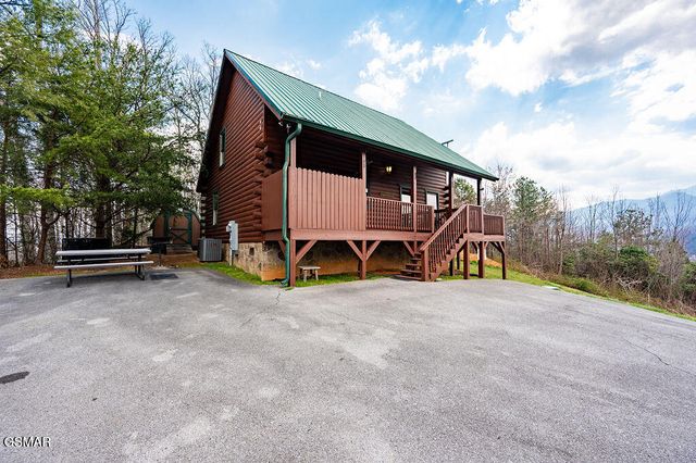 1106 Back Ridge Court, Gatlinburg, TN 37738