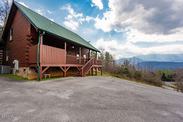 1106 Back Ridge Court, Gatlinburg, TN 37738
