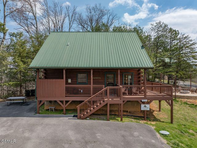 1106 Back Ridge Court, Gatlinburg, TN 37738