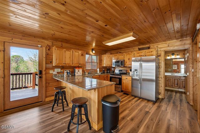 1106 Back Ridge Court, Gatlinburg, TN 37738