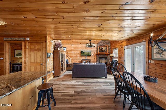 1106 Back Ridge Court, Gatlinburg, TN 37738