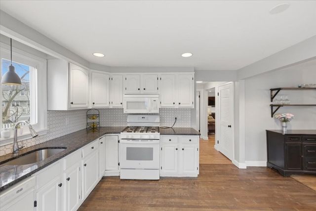 80 Willard St, Dedham, MA 02026