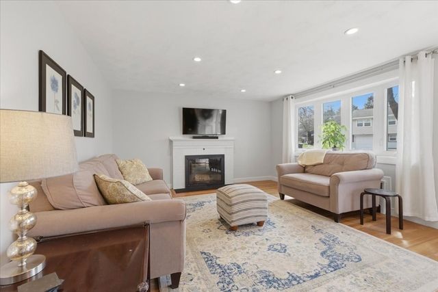 80 Willard St, Dedham, MA 02026