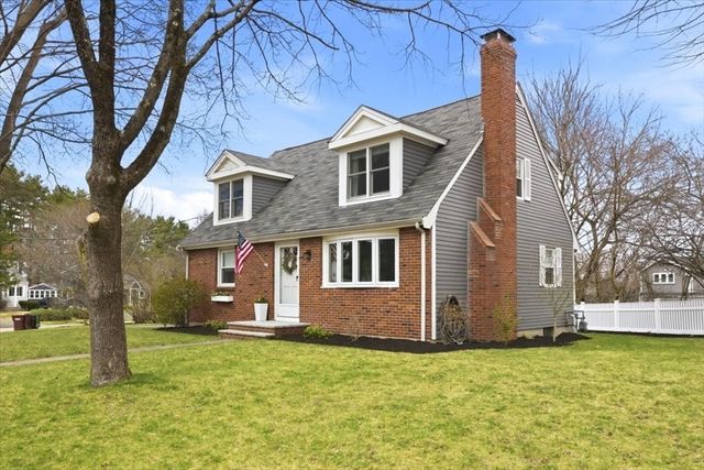 80 Willard St, Dedham, MA 02026