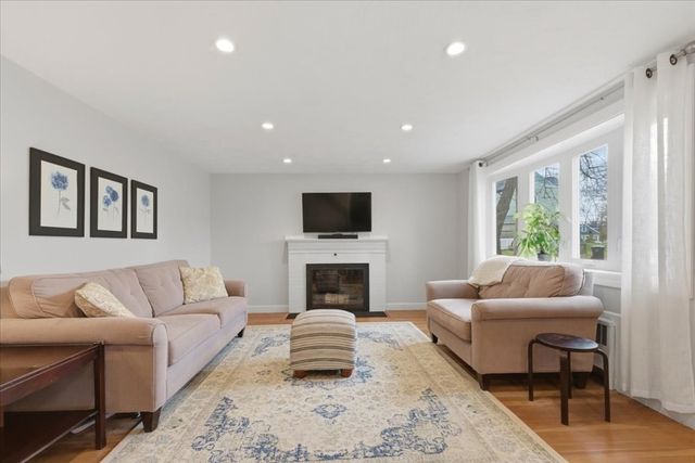 80 Willard St, Dedham, MA 02026