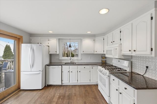 80 Willard St, Dedham, MA 02026