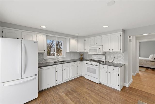 80 Willard St, Dedham, MA 02026