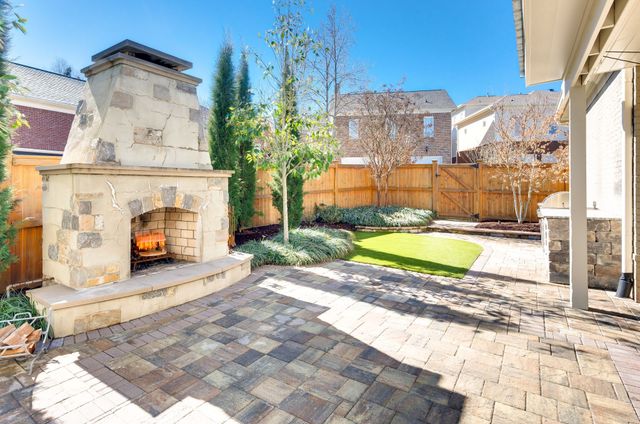 121 Gladstone Ln, Franklin, TN 37064