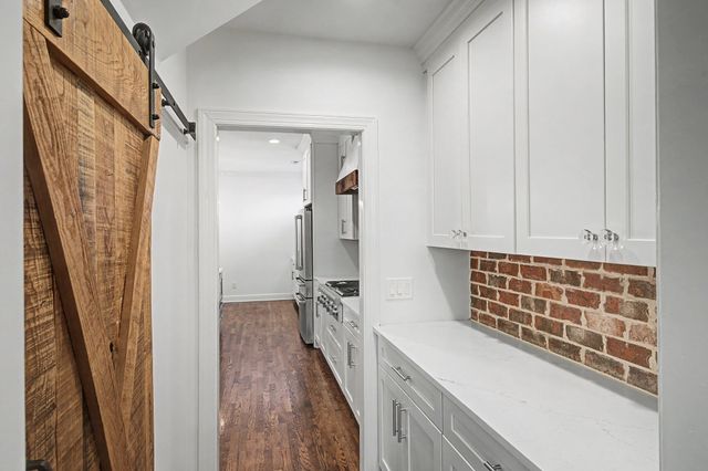 121 Gladstone Ln, Franklin, TN 37064