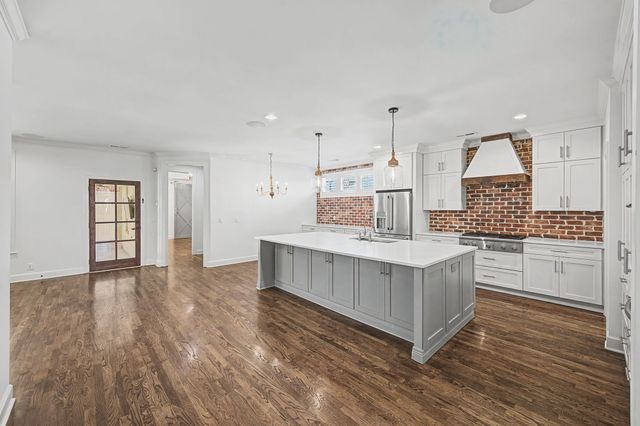 121 Gladstone Ln, Franklin, TN 37064