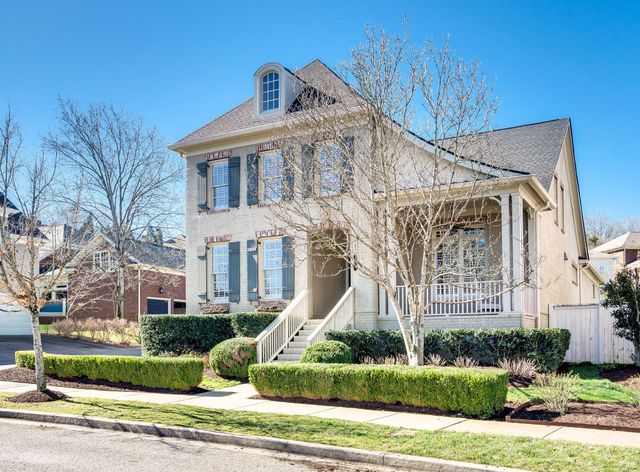 121 Gladstone Ln, Franklin, TN 37064