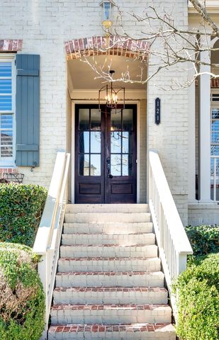 121 Gladstone Ln, Franklin, TN 37064