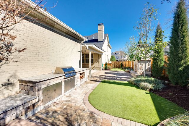 121 Gladstone Ln, Franklin, TN 37064