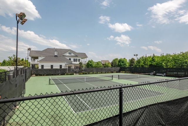 121 Gladstone Ln, Franklin, TN 37064