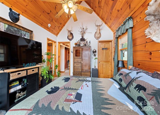 16 Hiawatha Drive, Maggie Valley, NC 28751