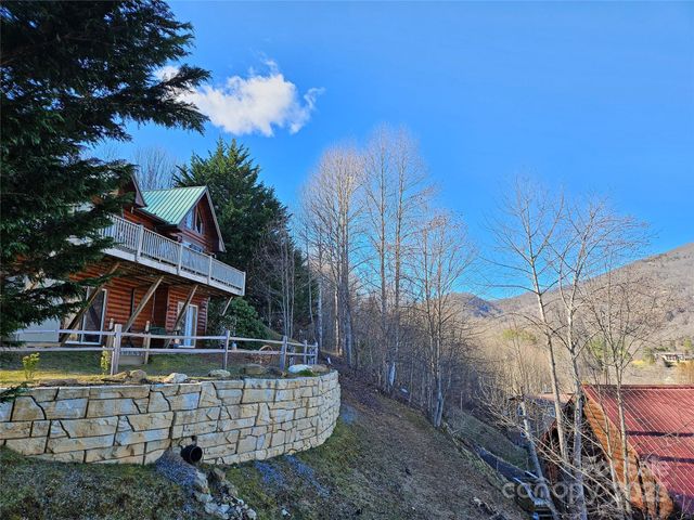 16 Hiawatha Drive, Maggie Valley, NC 28751