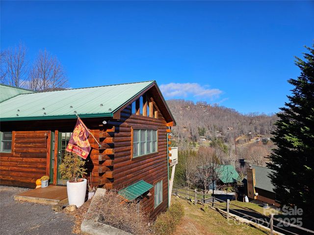 16 Hiawatha Drive, Maggie Valley, NC 28751