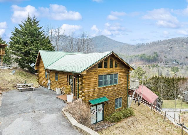 16 Hiawatha Drive, Maggie Valley, NC 28751