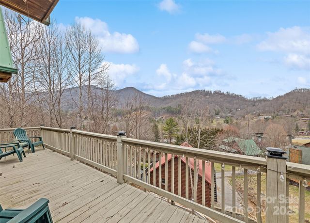 16 Hiawatha Drive, Maggie Valley, NC 28751