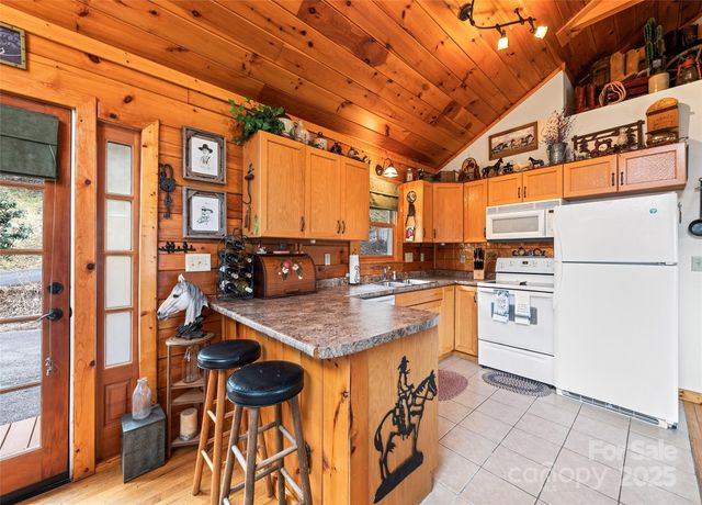 16 Hiawatha Drive, Maggie Valley, NC 28751