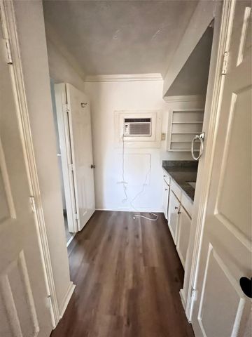 911 Byrne Street 5, Houston, TX 77009