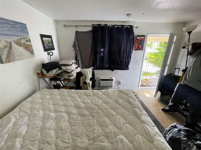 2800 W Sunrise Boulevard, Fort Lauderdale, FL 33311