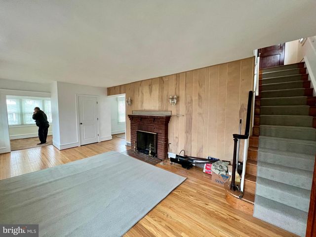 222 BERLIN RD N, Lindenwold, NJ 08021