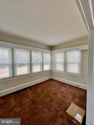 222 BERLIN RD N, Lindenwold, NJ 08021