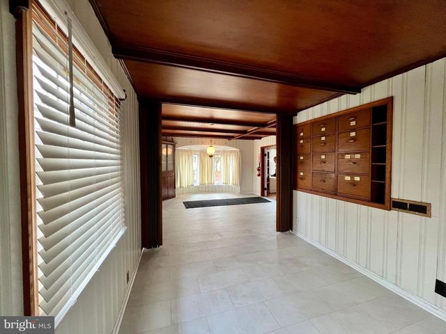 222 BERLIN RD N, Lindenwold, NJ 08021