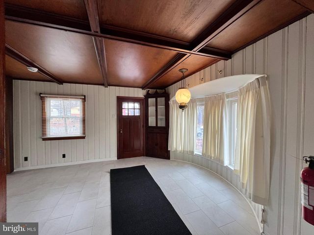 222 BERLIN RD N, Lindenwold, NJ 08021