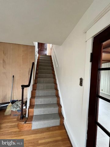 222 BERLIN RD N, Lindenwold, NJ 08021