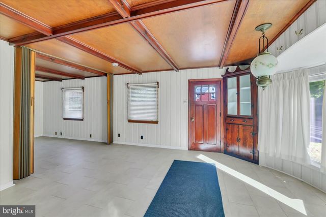 222 BERLIN RD N, Lindenwold, NJ 08021