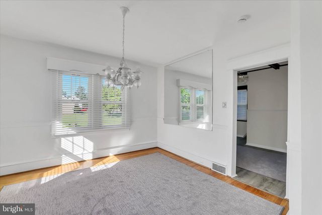 222 BERLIN RD N, Lindenwold, NJ 08021