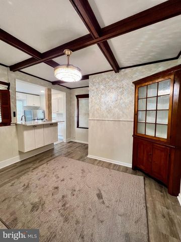 222 BERLIN RD N, Lindenwold, NJ 08021