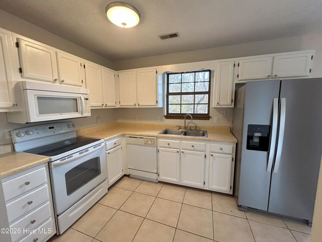 137 Woodberry Court, Wilmington, NC 28411